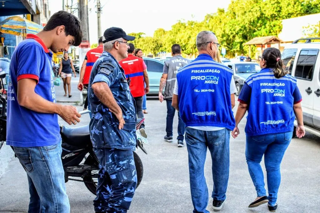 Em Maricá, Procon apreende frascos de álcool em gel com irregularidades 7 procon acao 1