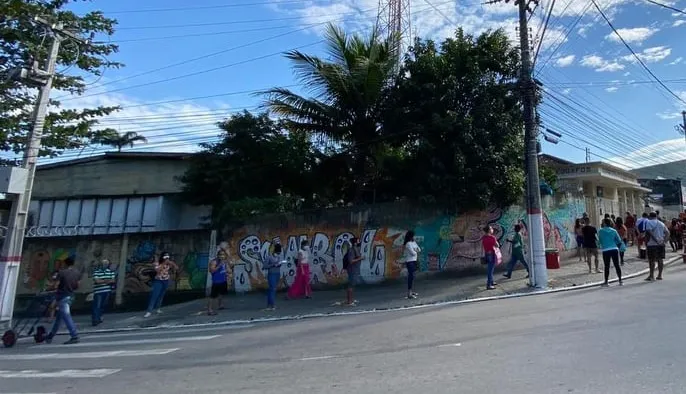 Péssimo serviço prestado pelos Correios causa aglomeração no Centro de Maricá 8 correios centro 2