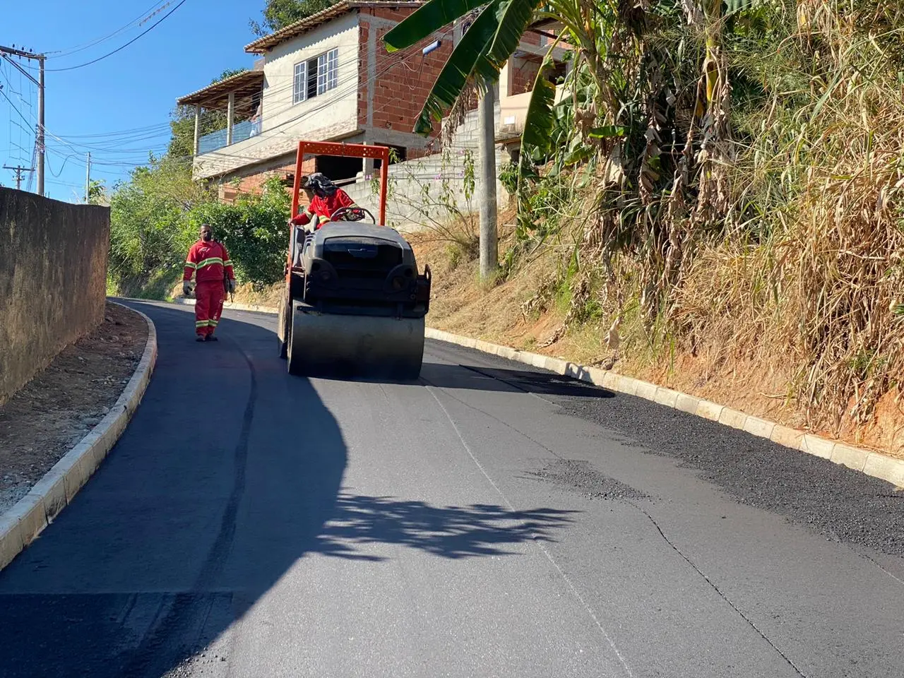 Maricá: Prefeitura revitaliza ruas de Bambuí e Araçatiba 8 asfalto marica