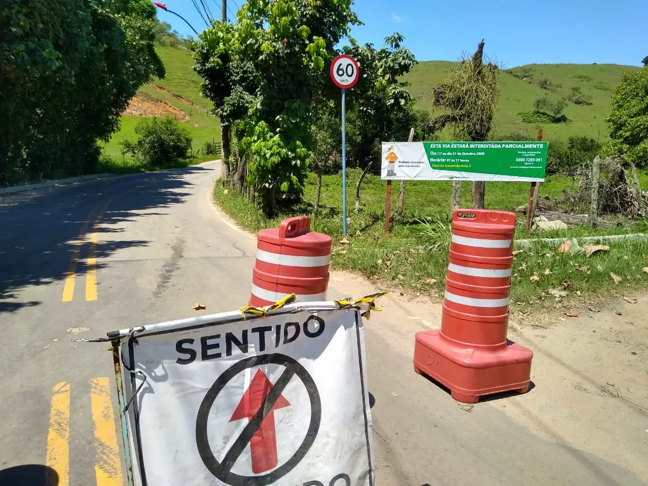 Maricá: Estrada Antônio Callado tem trânsito interrompido para obras do gasoduto 6 via interditada