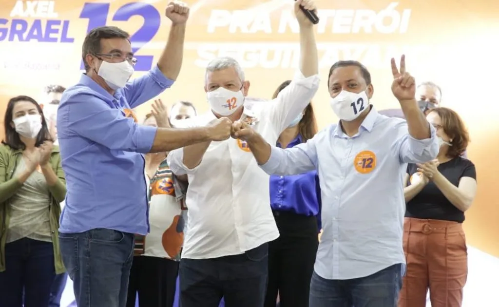 Axel Grael é eleito prefeito de Niterói com 62,56% dos votos válidos 8 axel grael e rodrigo neves