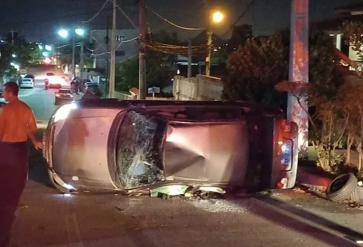 Veículo é abandonado capotado em bairro de Maricá 10 96E1FBFB 094B 49A0 956A A2D1B0567E5E