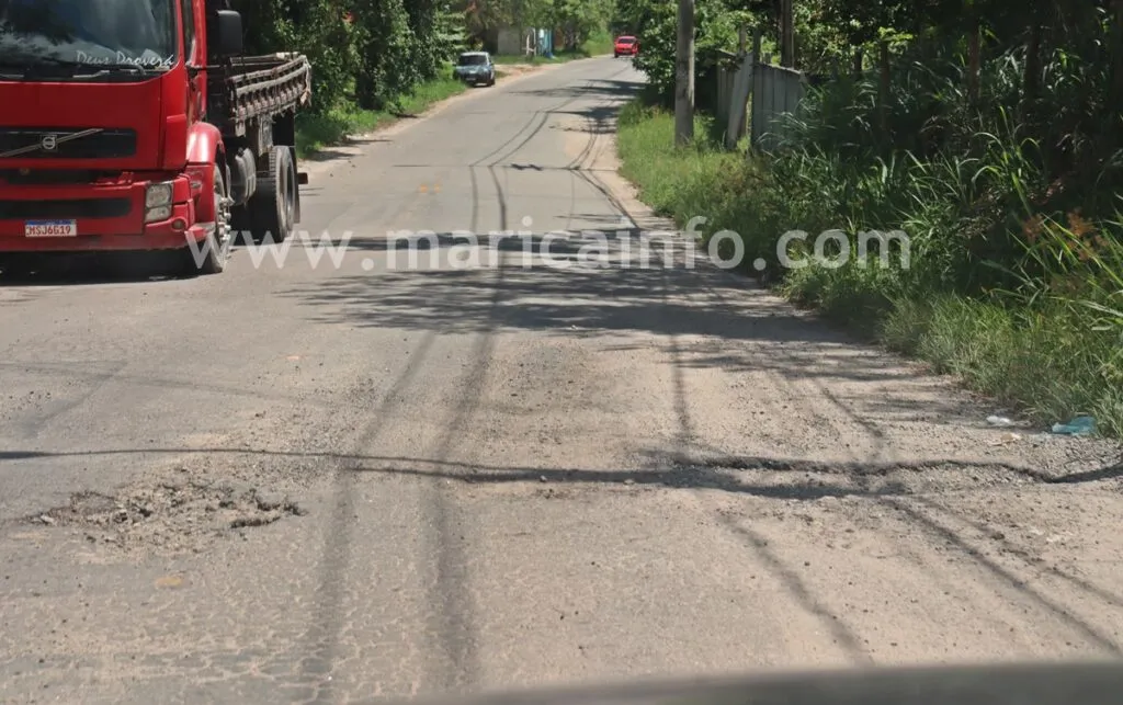 Maricá: Moradores reclamam de abandono da antiga 'Estrada de Pindobas' 11 Estrada de Pindobas Buracos