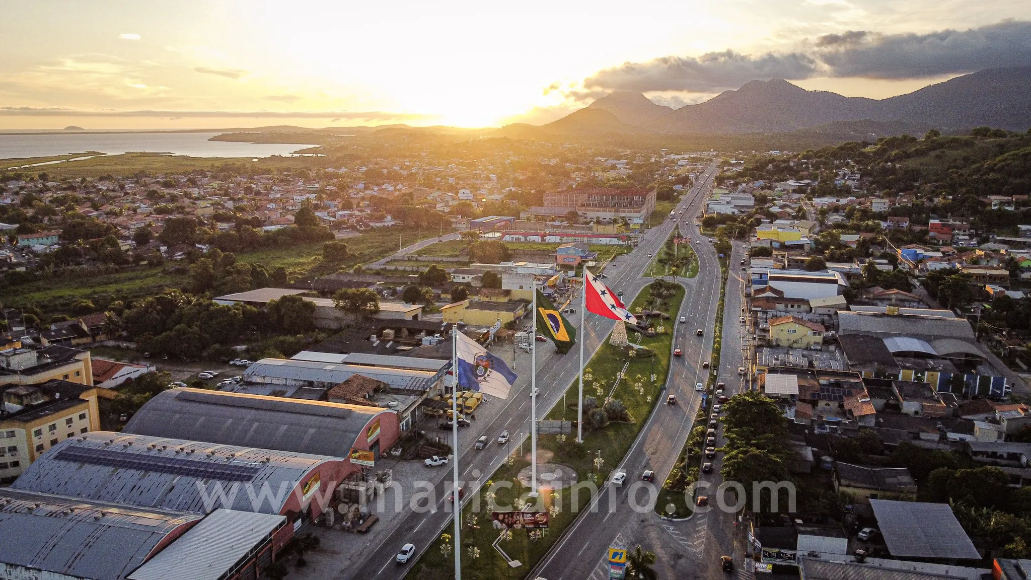 Maricá cria comitê para monitorar áreas de risco e buscar recursos federais 1 Marica Bandeiras Drone Por do Sol MARICAINFO