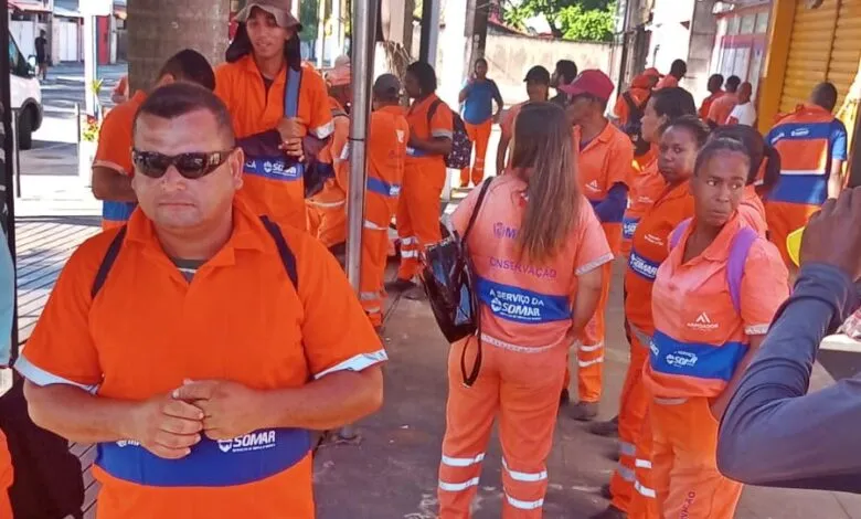 Maricá: Funcionários da Conservação fazem paralisação por falta de pagamento de insalubridade 6 trabalhadores da conservacao