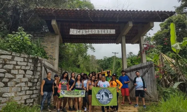 Defender Ecoturismo promove trilha para as Cachoeiras Secretas e Alambique de Lavras, em Rio Bonito 9 grupo defender