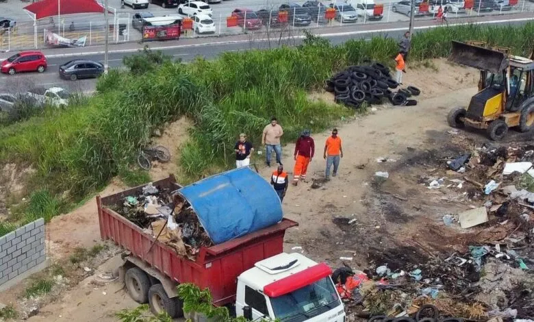Somar retira pneus e lixo despejados em Itaipuaçu após matéria do Maricá Info 8 barroco despejo lixo