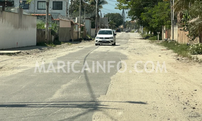 Itaipuaçu: Moradores sofrem com crateras deixadas por obras de saneamento 9 buracos jardim atlantico leste setembro 2024