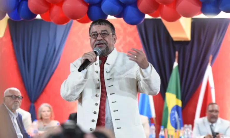 Quaquá (PT) quer mudar o hino de Maricá; ouça a nova versão proposta 10 Quaqua prefeito 2025 MArica