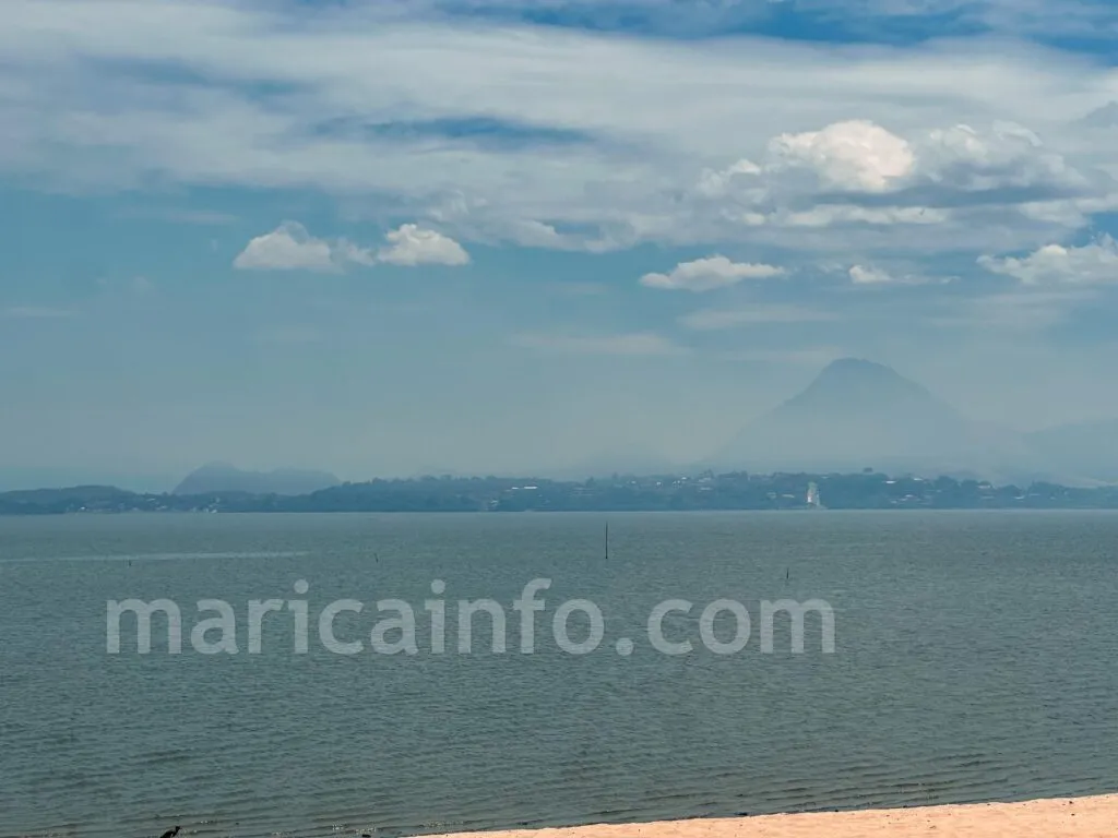 Maricá: Há mais de um mês sem chuvas, queimadas se espalham pela cidade 11 Fumaca se espalha por Marica marco 2025