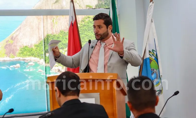 Maricá: Vereador Netuno (PL) se pronuncia após decisão da justiça que tira o seu mandato; confira! 8 Vereador Ricardinho Netuno na tribuna da Camara de Marica