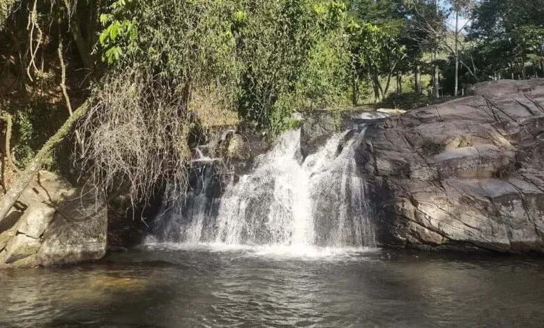 Maricá: Travessia Espraiado x Tomascar será realizada neste domingo (22) com parada em cachoeira e restaurante rural 5 cachoeira tomascar e1750083232685
